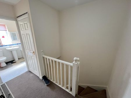3 bedroom terraced house to rent - Photo 2