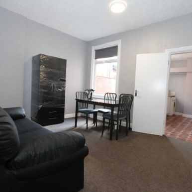 3 Bed - Browning Street - 3 Bedroom Student/professional Home Fully... - Photo 1