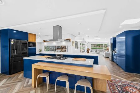 Entertainer's dream by the beach - Photo 4