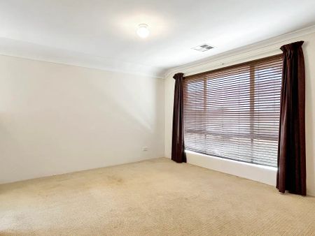 33 Kesiya Turn, Aubin Grove WA 6164 - Photo 3