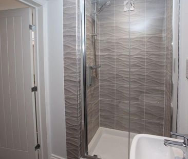 2 bedroom semi-detached house to rent - Photo 4