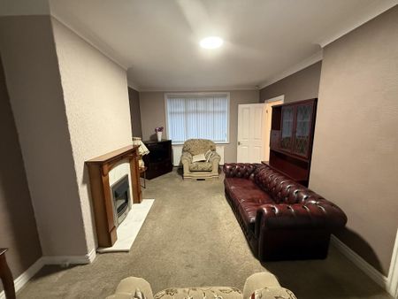 3 bedroom semi-detached house to rent - Photo 2