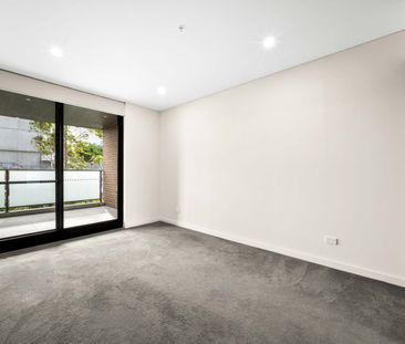 Modern 2-Bedroom + Study Apartment in Prime Kogarah Location - Photo 5