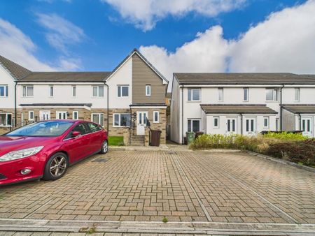 3 bedroom end of terrace house to rent - Photo 3