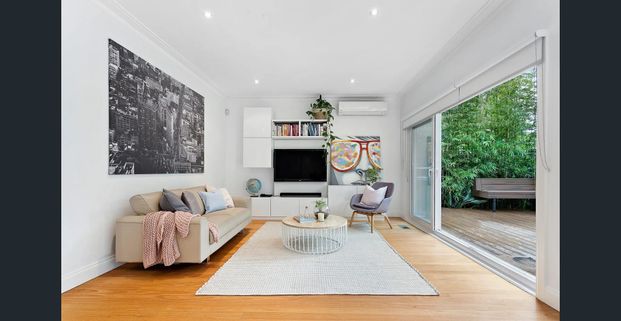 A Contemporary Sanctuary of Style & Sophistication - Photo 1