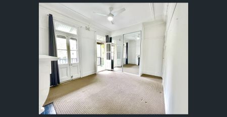 Charming Two-Bedroom Terrace - Photo 3