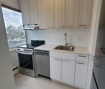 Jr 1 BR near English Bay and Stanley Park - Photo 1