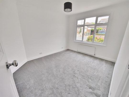 3 bedroom semi-detached bungalow to rent - Photo 1