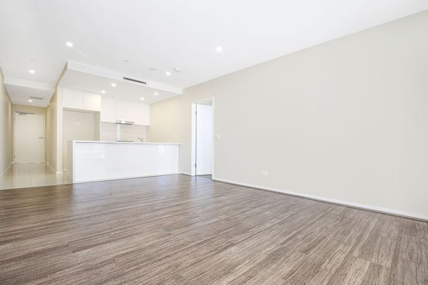 Perfectly positioned within the CBD & a stones throw from the beach! - Photo 1