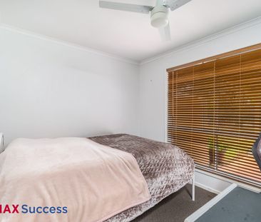 Spacious Darling Heights Home Offering Flexible Living Zones - Photo 5