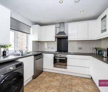 3 bedroom flat to rent - Photo 4