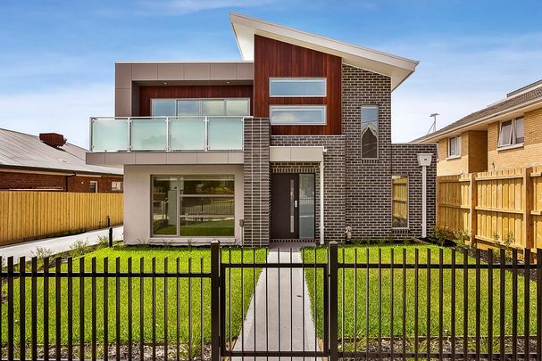 1/4 Berry Street, Essendon North VIC 3040 - Photo 1