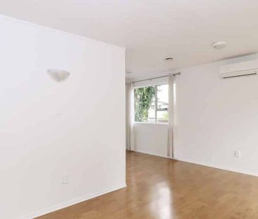 Very Tidy Halfmoon Bay 3 Bedrooms House - Photo 1