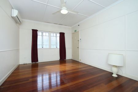 22b Moffatt Street, Ipswich QLD 4305 - House For Rent | Domain - Photo 2