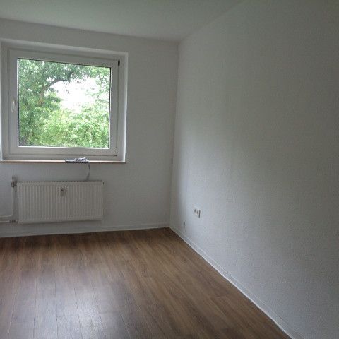 Reinkommen und Wohlfühlen: günstige 4-Zimmer-Wohnung - Foto 1