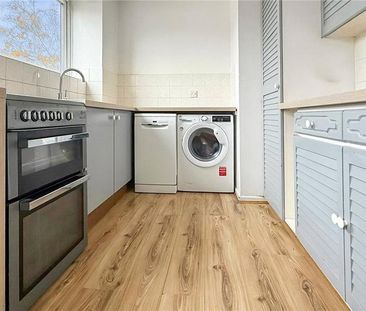 2 bedroom maisonette to rent - Photo 4