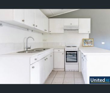 One Bedroom Granny Flat with Water Usage Included - Close to all Am... - Photo 3