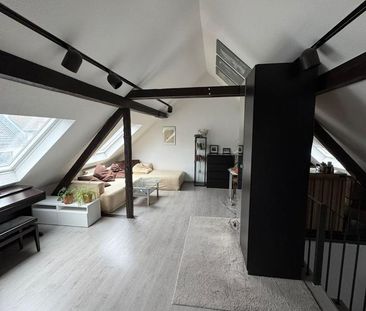 Außergewöhnliche DG-Wohnung mit Sichtbalken–Düsseldorf Pempelfort - Photo 2