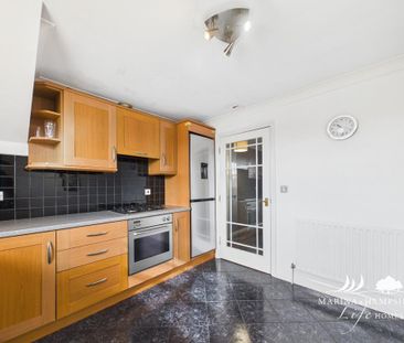 3 bedroom apartment to rent - Photo 4