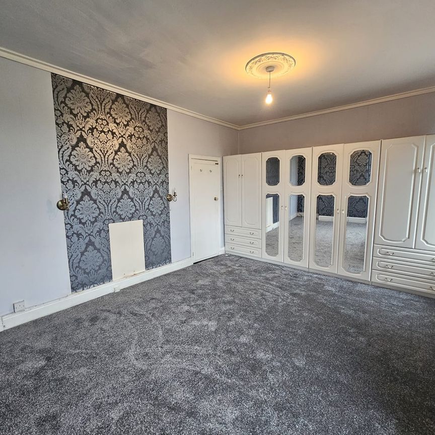 3 Bed Terraced House, Hugh Oldham Drive, M7 - Photo 1