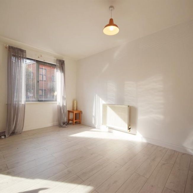 2 Bedroom Apartment To Let - Photo 1