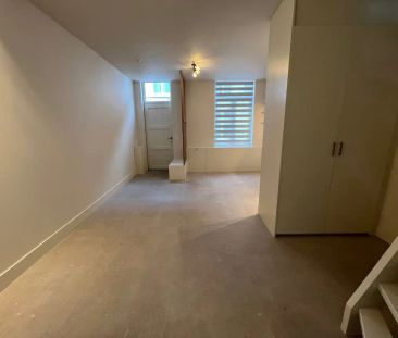 Centraal gelegen gerenoveerde woning met 2 slpk en terras - Photo 5