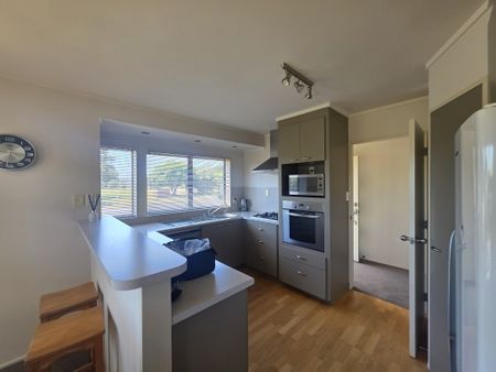 Relax on Russley - Mt Maunganui - Photo 5