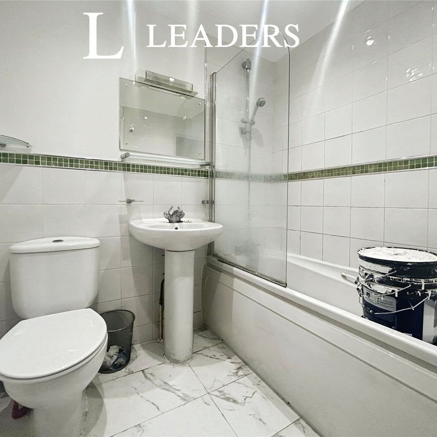 2 bedroom apartment to rent Broomfield Road, Chelmsford, Essex, CM1 - Photo 1