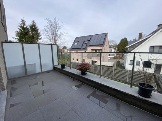 Prachtig en rustig gelegen duplex met 3 slaapkamers - Photo 1