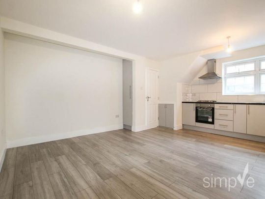 2 bedroom ground floor flat to rent - Photo 1