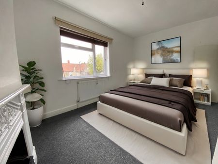 3 Bed End Terrace, Mogg Street, BS2 - Photo 2