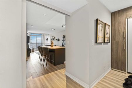 For Lease - 1940 Ironstone Drive Unit# 810, Burlington, Ontario - Photo 3