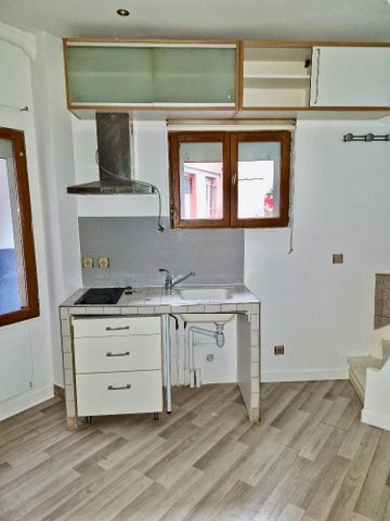 A LOUER STUDIO EN DUPLEX 30m² AU SOL/ 23.90 m² LOI BOUTIN NANTERRE VILLE - Photo 3