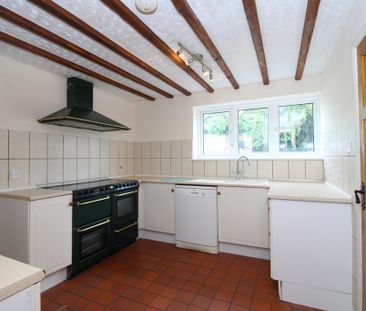 5 bedroom end of terrace house to rent - Photo 2