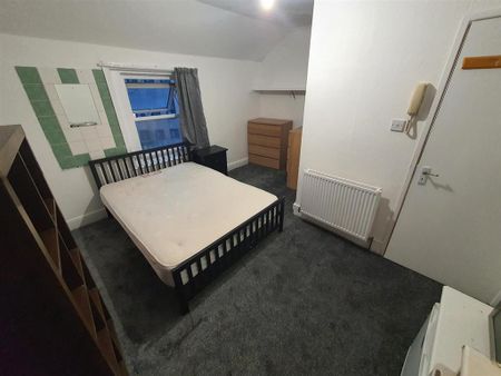 9 bedroom house share to rent - Photo 2