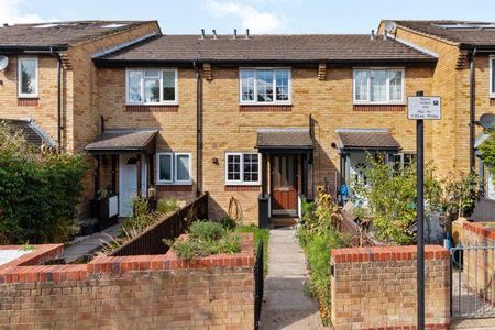 2 bedroom terraced house to rent - Photo 3