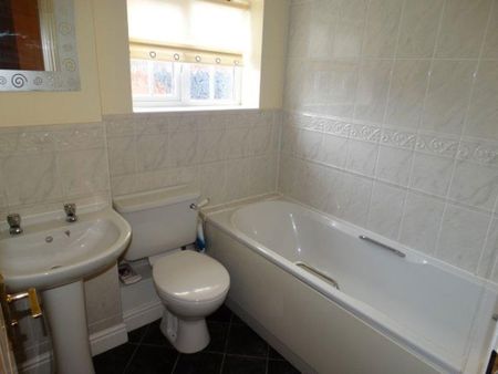 3 bedroom terraced house to rent - Photo 5