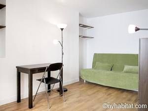 Logement à Paris, Location meublée - Photo 3