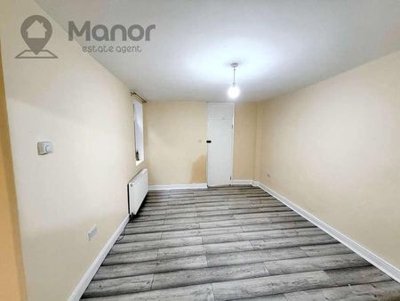 Burges Road, East Ham, E6 - Photo 2