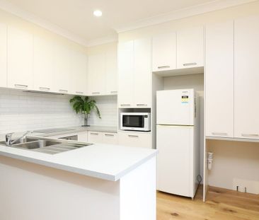 2/63 Farnham Street, Flemington VIC 3031 - Photo 3