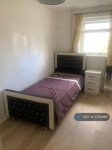 3 bedroom terraced house to rent - Photo 4