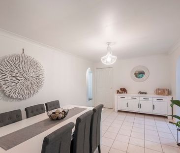 198 Castile Crescent, Edens Landing QLD 4207 - House For Rent | Domain - Photo 5