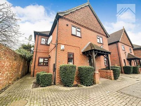 Witham Road, Romford, RM2 - Photo 5