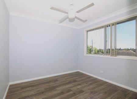 Tastefully Presented Two Bedroom Half-House - Photo 2