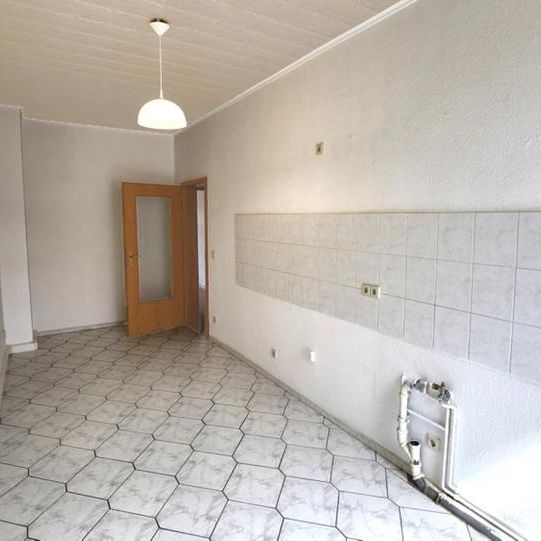 Lichtdurchflutete 2 Zi.+Wohnkü.+Parkplatz! Prakt. Lage! Parknähe! - Photo 1