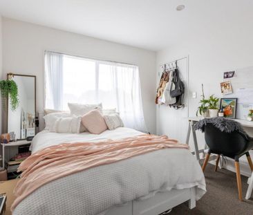 Exceptional 4-Bedroom Family Home in Mt Wellington - Photo 4