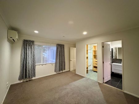 4-BEDROOM IN EAST TAMAKI - Photo 3