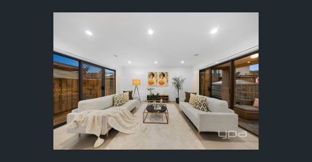 Family Home in Prime Location! - Photo 3