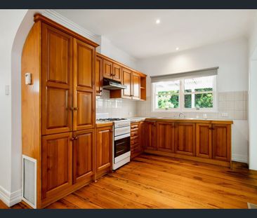 Charming Two Bedroom Home in a Convenient Croydon Location - 5 MONT... - Photo 3