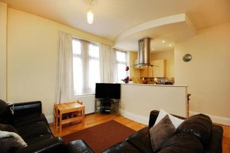 2 bedroom flat to rent - Photo 2